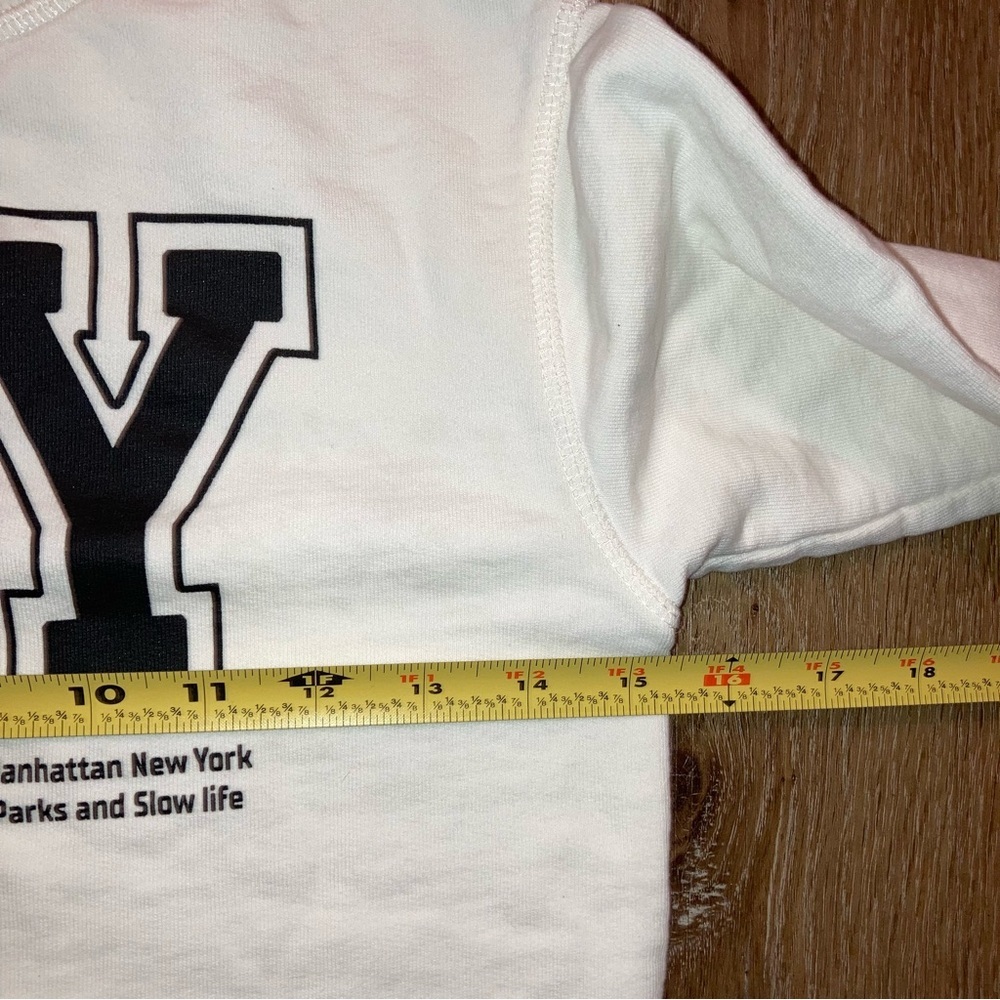 Zara Kids NY Manhattan Graphic Sweatshirt Size 7 Casual, Everyday - Picture 7 of 13